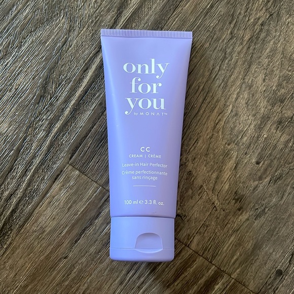 Monat CC Cream - Picture 1 of 3